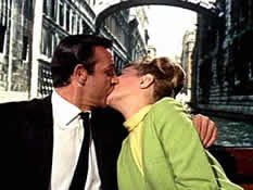 bond2 Bond og Romanova feirer seieren