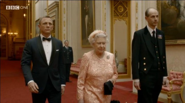 James Bond (Daniel Craig) og dronning Elizabeth James Bond (Daniel Craig) og dronning Elizabeth